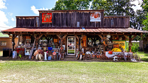 Wally's Collectibles - Route 321, South Carolina