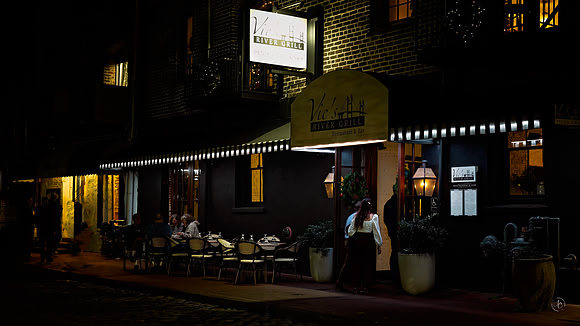 Savannah Vic's River Grill