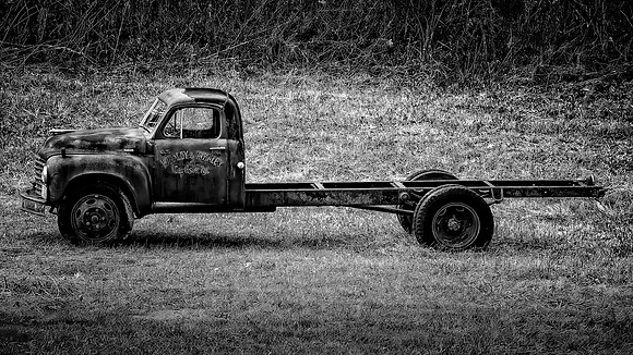 Studebaker Truck - BW - 11 28 2014 (1 of 1)