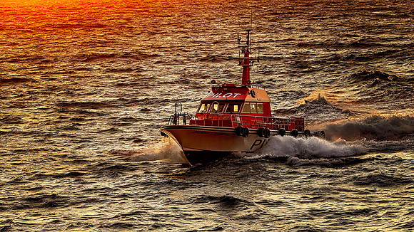 Pilot Coming Aboard - 0430- 6 13 -2025-