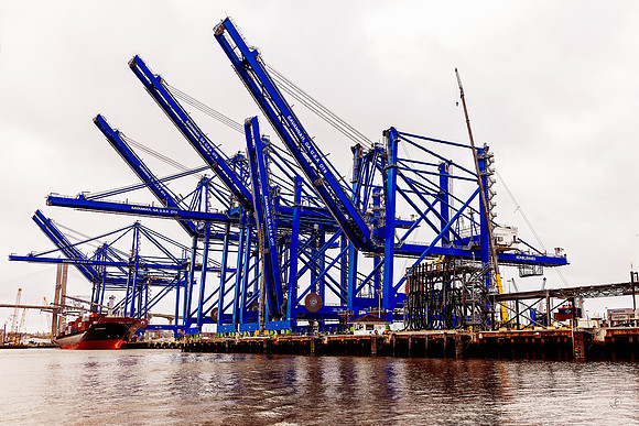 Container Ship Offload
