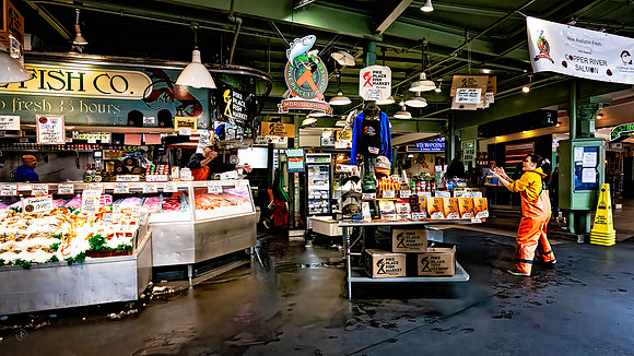 Pike Place Market - Fish Throw - 6 11 2025-